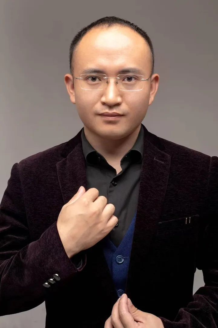 首席咨询顾问李悦源